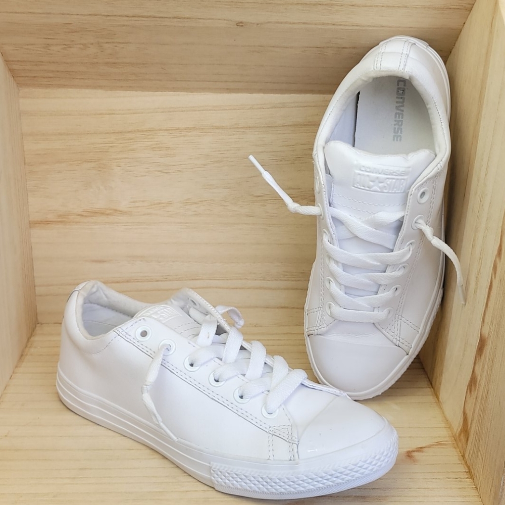 Converse All White Leather Lowtop Shoes (adult)